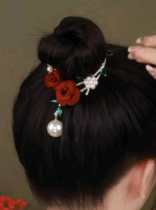 اکسسوری مو زنانه کلیپس گوجه ای رز قرمز