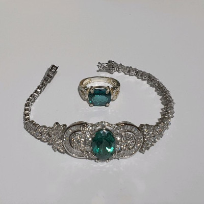 نیم ست تمام جواهر سلطنتی با تخمه توپاز سبز لندن 100% طبیعی ایتالیای