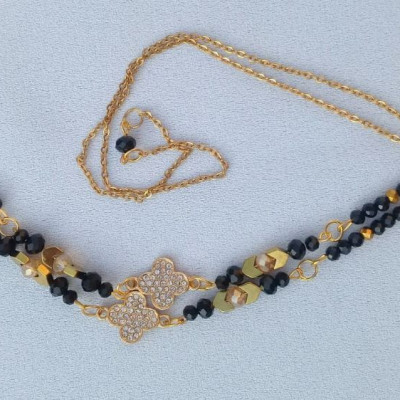 بند عینک زنانه مشکی و طلایی شیک با خرج کار نگین دار و زنجیر