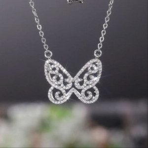 گردنبند طرح پروانه ظریف کد XL275