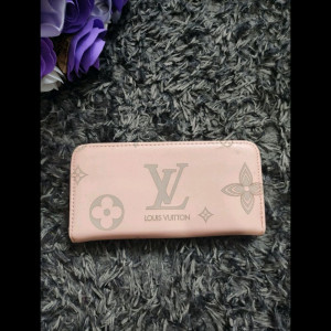 کیف پول زنانه لویس ویتون
