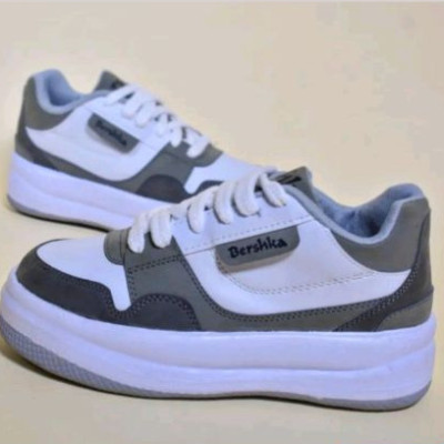 کفش کتانی برشکا لژدار