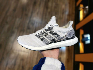 Adidas ultra boost آدیداس الترابوست
