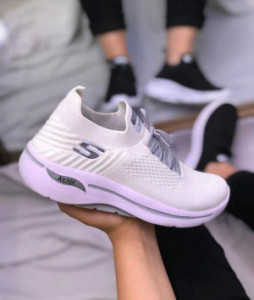 اسپرت زنانه اسکیچرز