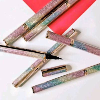 خط چشم ماژیکی مک پوکه اکلیلی