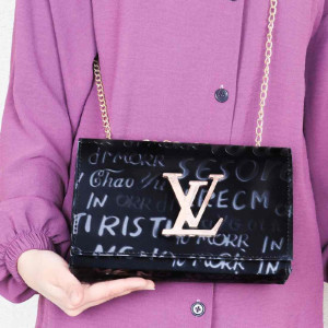 کیف پاسپورتی زنانه LV با نوشته انگلیسی