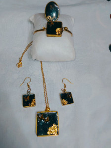 نیم ست پروانه روی کار