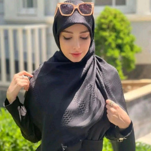 روسری نخی مشکی محرم ژاکارد دوردوخت قواره 110 در 7 طرح مختلف-119812