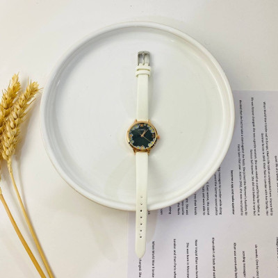 ساعت زنانه طرح بابونه رنگ سفید