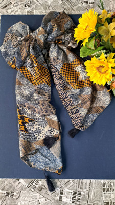 شال زنانه نخی پیچازی رنگبندی دارد