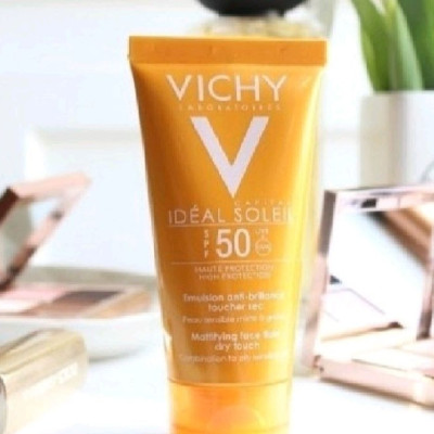 ضد آفتاب بی رنگ ویشی اصل