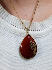 پلاک عقیق قرمز