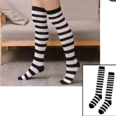 جوراب خطی بالای زانو مدل سیاه سفید