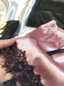 ست تاپ و شورتک ساتن