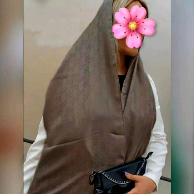 شال ساده گوچی نسکافه ای دوردست دوز لطیف قواره بزرگ