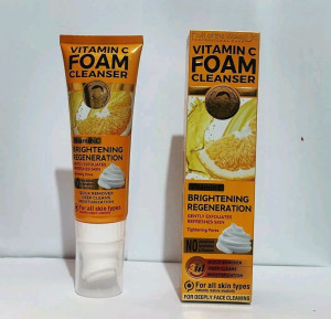 فوم شوینده براش دار ویتامین سی WOKALI