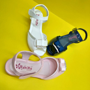 صندل دخترانه عروسکی برند کنیک کیدز اورجینال