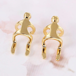 گوشواره طرح آدمک آغوش طلایی کد E857