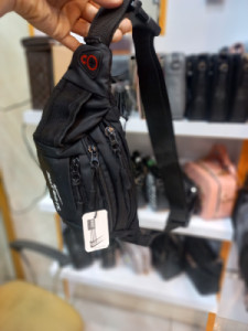 کیف کمری زنانه و مردانه جنس عالی دارای رنگ مشکی مشکی-113443