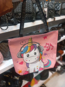 کیف مسافرتی برای لباس و مصارف بالا