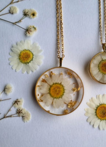 گردنبند گل بابونه طبیعی رزینی