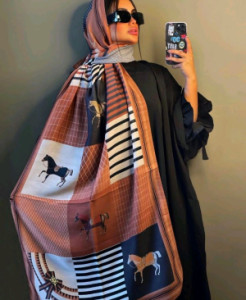 شال نخی هرمس قهوه ای سفید اسب دور دست دوز